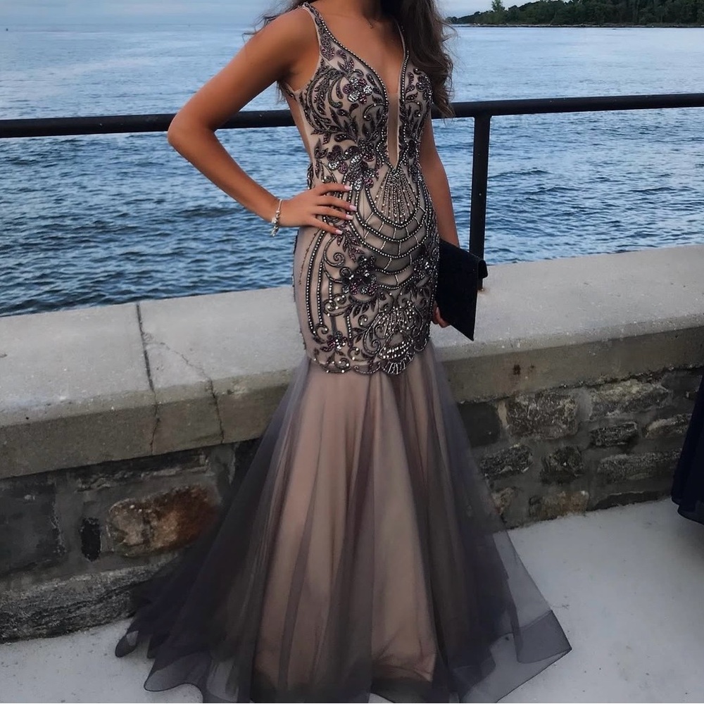 NORA’S BRIDAL BOUTIQUE PROM DRESS
